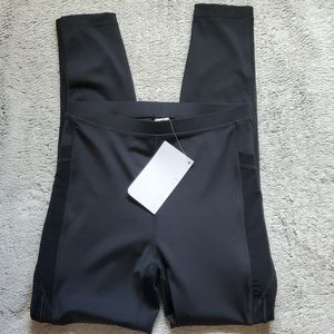 NWT Fabletics Highwaisted mesh legging  size small